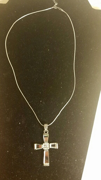 925 necklace with a cross pendant - Picture 6 of 7
